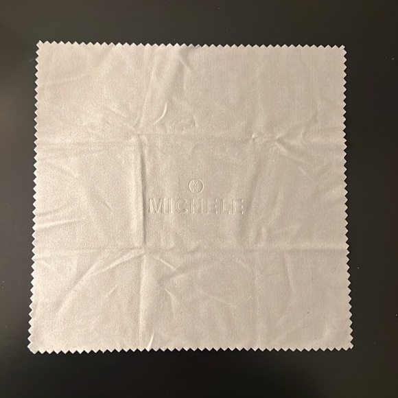 Michele Polishing Cloth - Picture 3 of 4